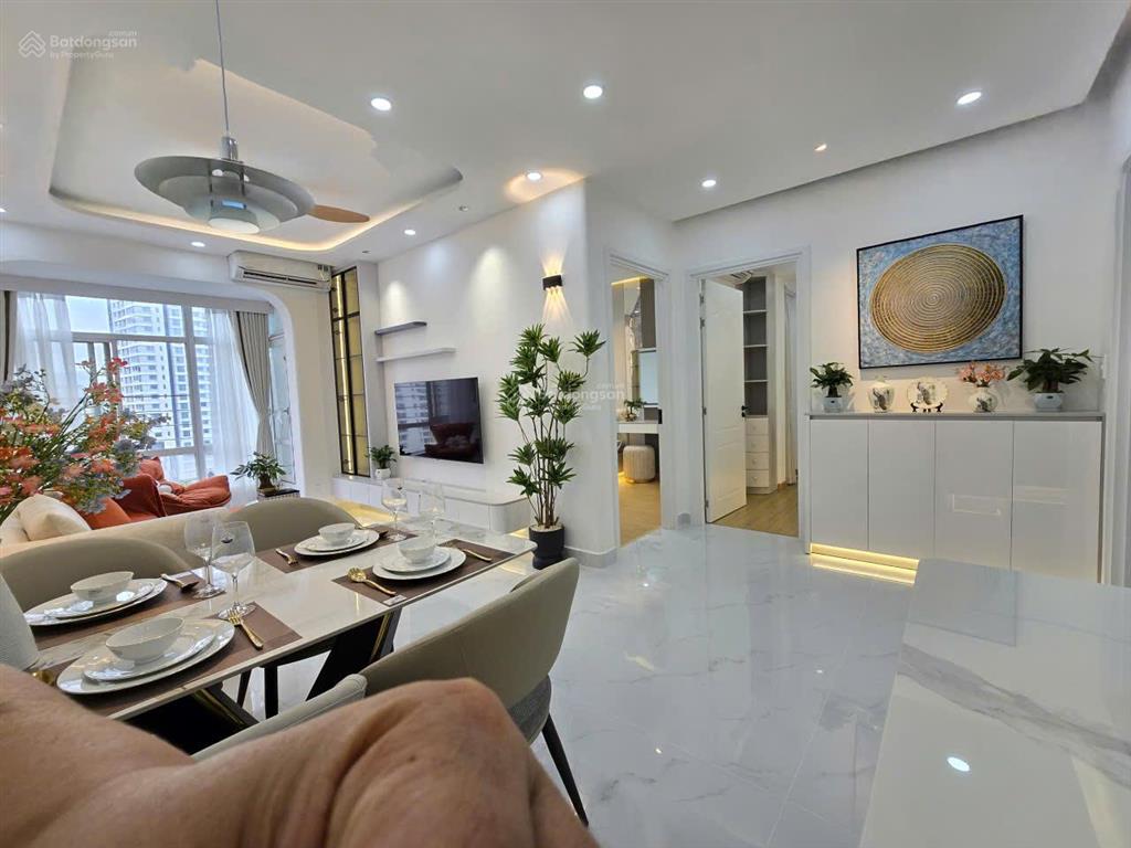 Bán rẻ căn view hồ bơi, 2pn, 1wc sky garden 3 phú mỹ hưng chỉ 5.150 tỷ