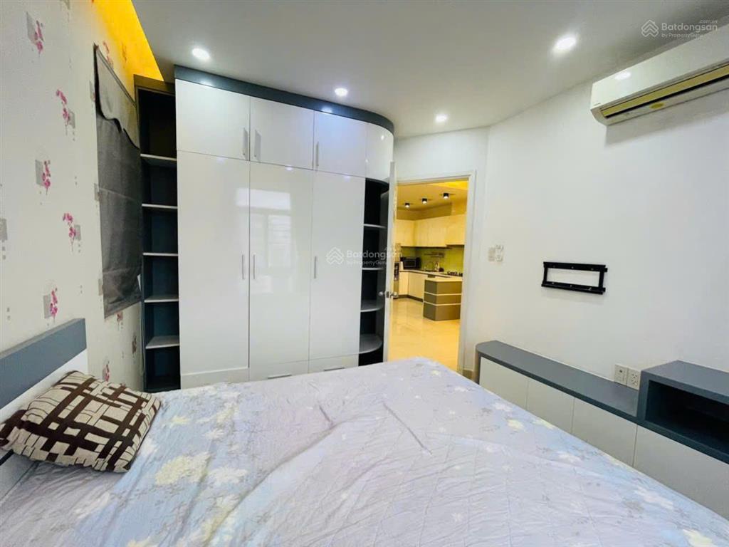 Bán căn view hồ bơi 2pn, 1wc giá tốt sky garden 3 phú mỹ hưng giá 4.950 tỷ