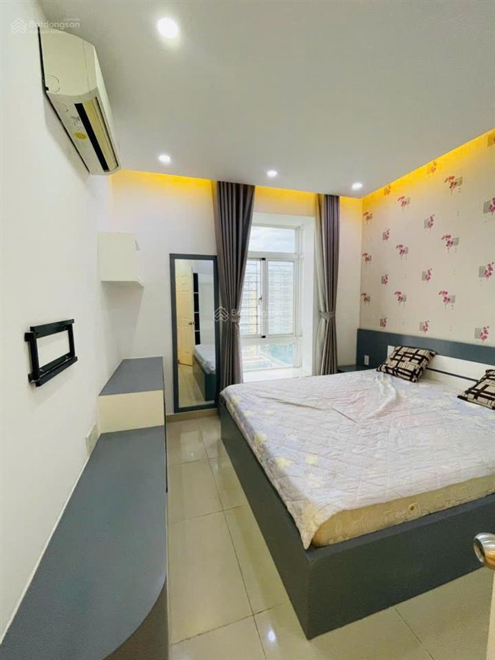 Bán căn view hồ bơi 2pn, 1wc giá tốt sky garden 3 phú mỹ hưng giá 4.950 tỷ