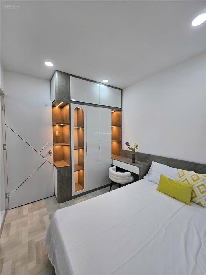 Bán căn 3pn, 2wc, dt 81m2  sky garden 2  phú mỹ hưng