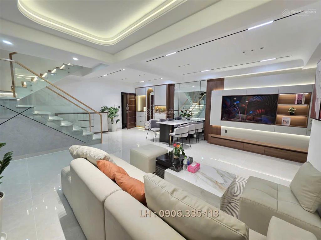 Cực hot  bán penthouse sky garden 3 phú mỹ hưng  view landmark 81