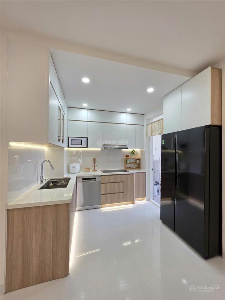 Bán và cho thuê căn góc 3pn2wc sky garden 3  phú mỹ hưng chỉ 6,6 tỷ