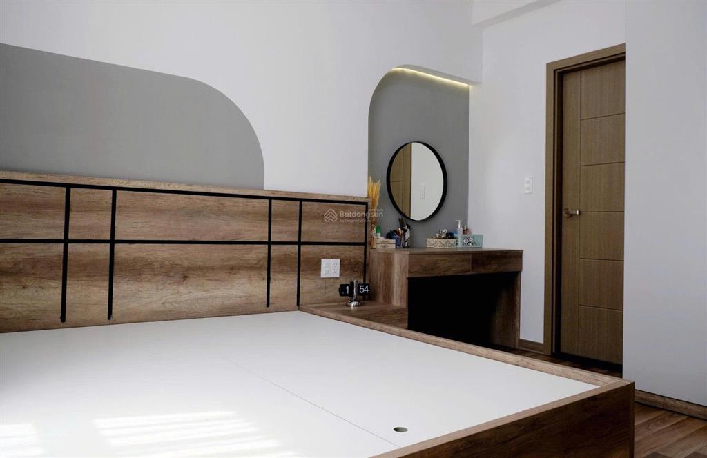 Bán căn 2pn,2wc saigon shouth  phú mỹ hưng chỉ  5.950 tỷ