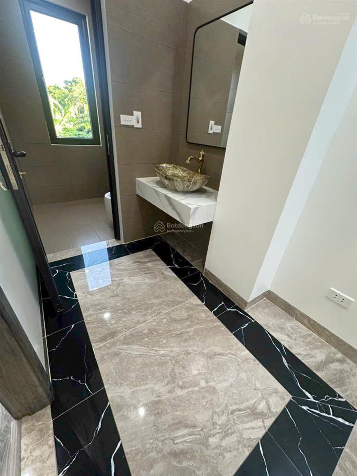 Chủ nhà cho thuê thuê nhà 2 tầng ngõ 374/20 âu cơ, tây hồ, nhà mới xây, tiện ích đầy đủ