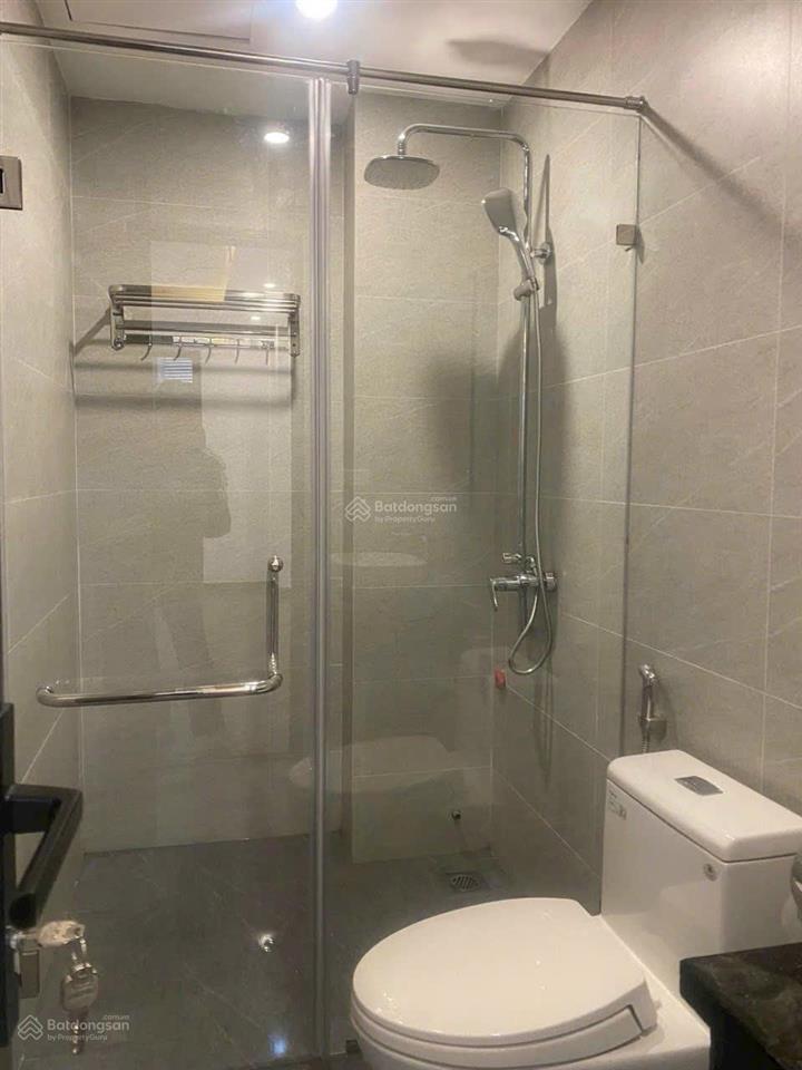Cho thuê nhà số 18c ngõ 406 âu cơ, p hồng hà, 35m2, 6 tầng, mới xây có thang máy, vào ở ngay