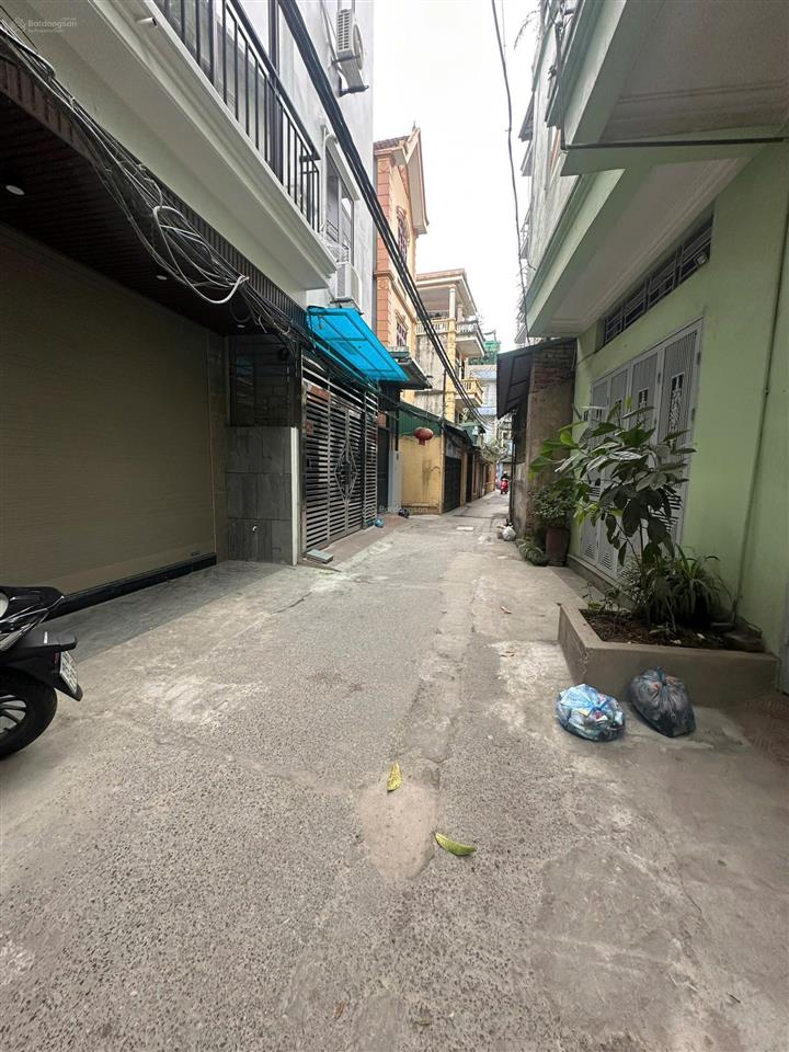 Cho thuê nhà số 18c ngõ 406 âu cơ, p hồng hà, 35m2, 6 tầng, mới xây có thang máy, vào ở ngay