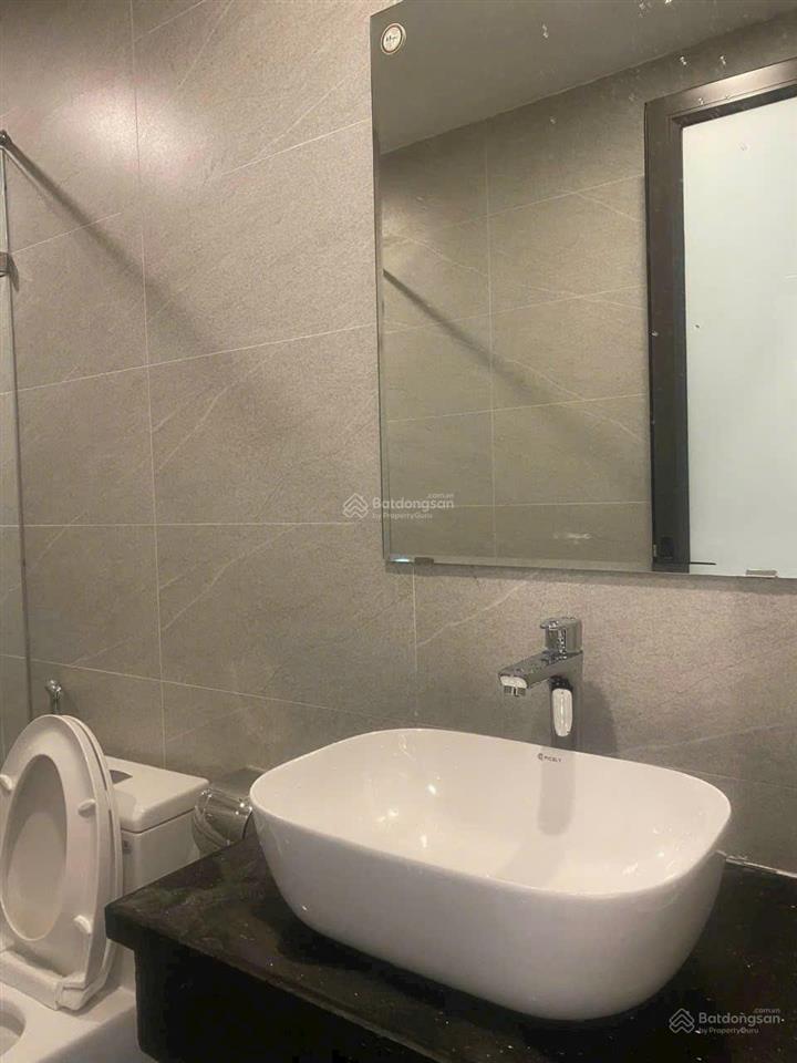 Cho thuê nhà số 18c ngõ 406 âu cơ, p hồng hà, 35m2, 6 tầng, mới xây có thang máy, vào ở ngay