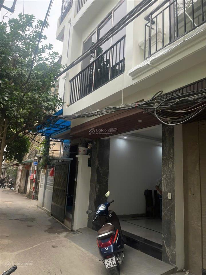Cho thuê nhà số 18c ngõ 406 âu cơ, p hồng hà, 35m2, 6 tầng, mới xây có thang máy, vào ở ngay
