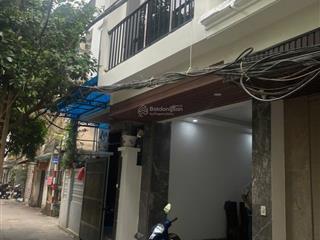 Cho thuê nhà số 18c ngõ 406 âu cơ, p hồng hà, 35m2, 6 tầng, mới xây có thang máy, vào ở ngay
