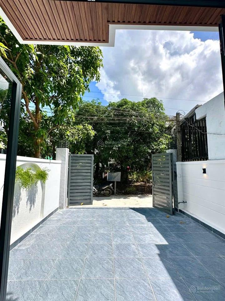 Bán nhà mới xây 1 trệt 1 lầu 3 phòng ngủ nằm cách đường nguyễn chí thanh phường tân an chỉ 200m