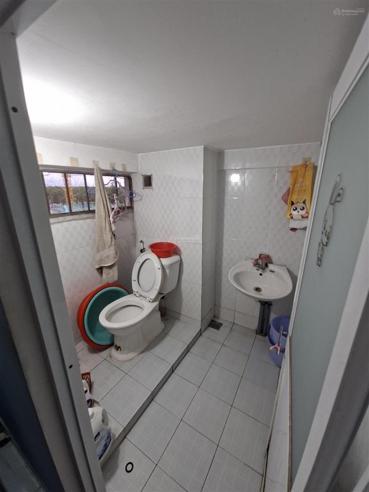 Bán căn nhà ở xã hội becamex định hòa lầu 5 đã có sổ hồng riêng đã làm bếp và kệ bếp