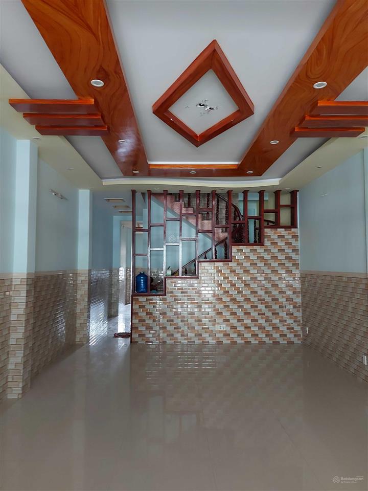 Giảm 500tr bán gấp nhà 1 trệt 2 lầu ngay sát chợ mỹ phước 1 đường 8m thông dân đông kín