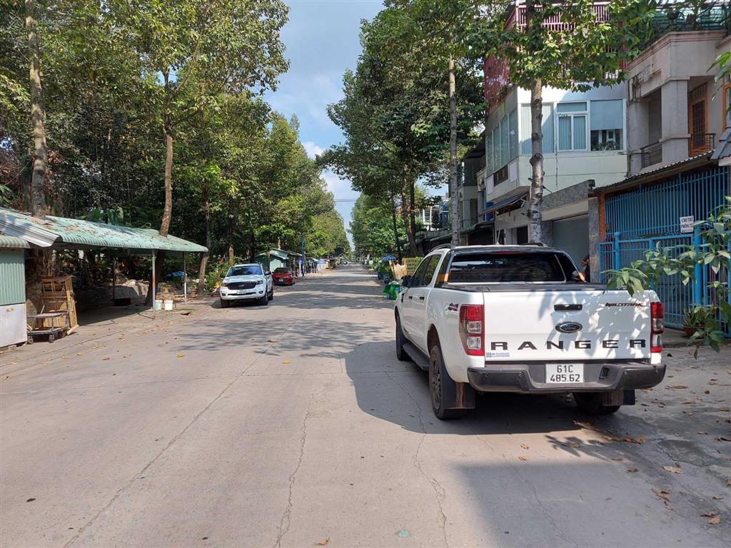 Giảm 500tr bán gấp nhà 1 trệt 2 lầu ngay sát chợ mỹ phước 1 đường 8m thông dân đông kín