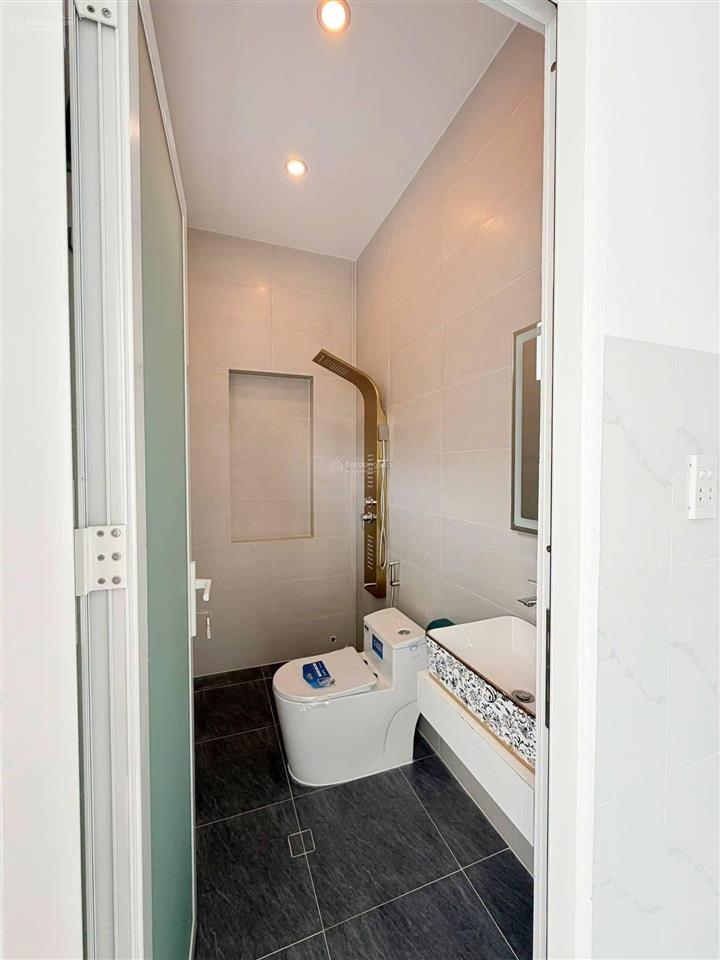 Bán nhà mới xây 1 trệt 1 lầu nằm ngay ngã 4 sở sao phường định hòa cách nguyễn văn thành vào 50m