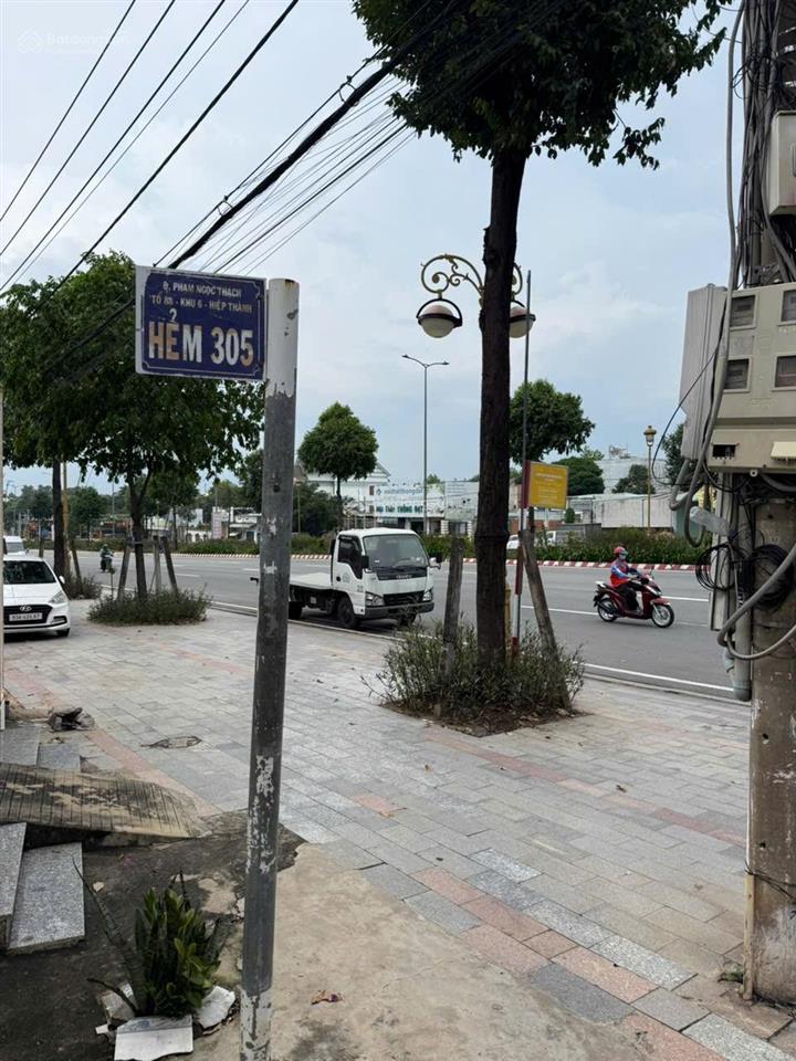 Đất 1 sẹc đường phạm ngọc thạch vào 30m đối diện khu dân cư hiệp thành 3 ngang 10,5m xây nhà đẹp