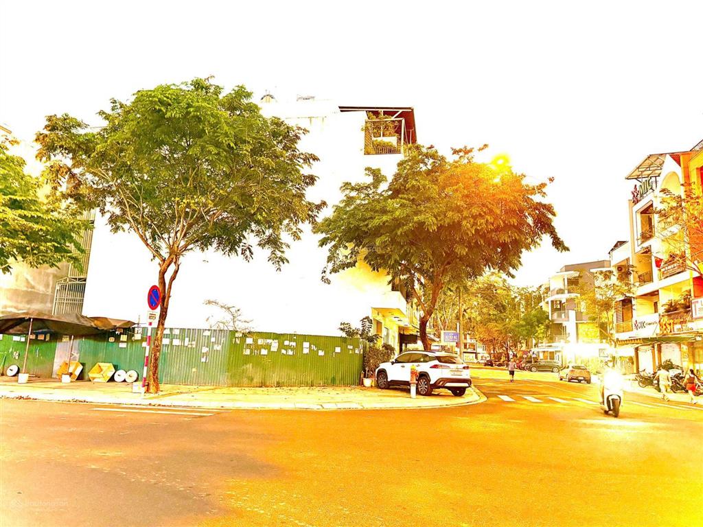 Hàng hiếm, duy nhất lô góc đường bùi thiện ngộ giao văn tiến dũng  vcn phước hải 162 triệu /m2