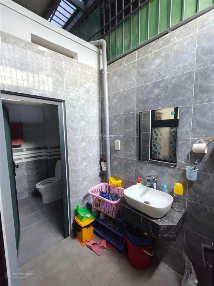 Bán nhà 3 tầng kđt an bình tân, nam nha trang ngay công viên, 4pn, sổ hồng hoàn công chỉ 8,4 tỷ