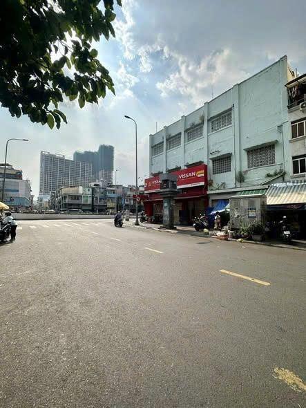 35 tỷ! Bán tòa nhà mặt tiền Nguyễn Công Trứ Quận 1 - 4x16m - 9 Tầng có Thang máy