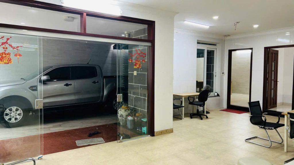 24 Tỷ! Bán Khuôn Đất Xây Cao Hẻm Xe Hơi Ngay Vincom Nguyễn Xí - 10x16m CN: 160m2