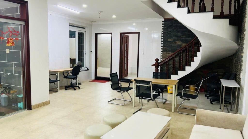 24 Tỷ! Bán Khuôn Đất Xây Cao Hẻm Xe Hơi Ngay Vincom Nguyễn Xí - 10x16m CN: 160m2