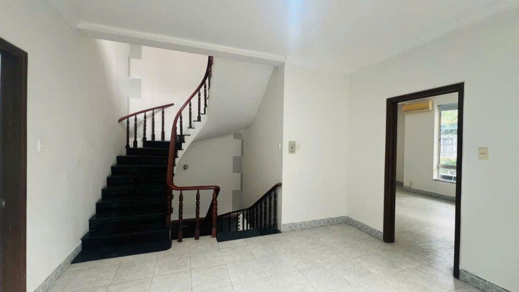 24 Tỷ! Bán Khuôn Đất Xây Cao Hẻm Xe Hơi Ngay Vincom Nguyễn Xí - 10x16m CN: 160m2