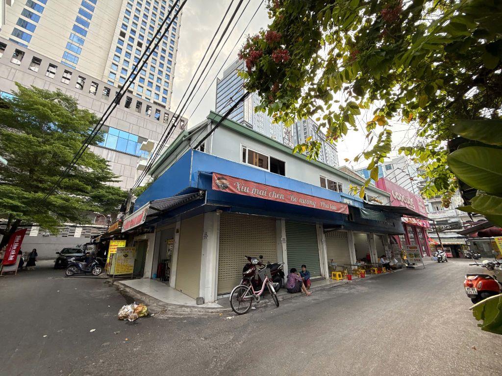 22.5 tỷ! Bán khuôn đất góc 2 mặt tiền 15x6.5m Nguyễn Văn Thương (Ngay Saigon Pearl)
