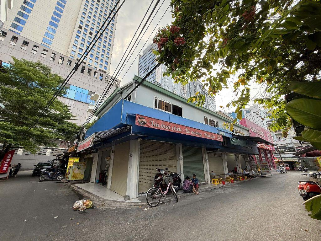 22.5 tỷ! Bán khuôn đất góc 2 mặt tiền 15x6.5m Nguyễn Văn Thương (Ngay Saigon Pearl)
