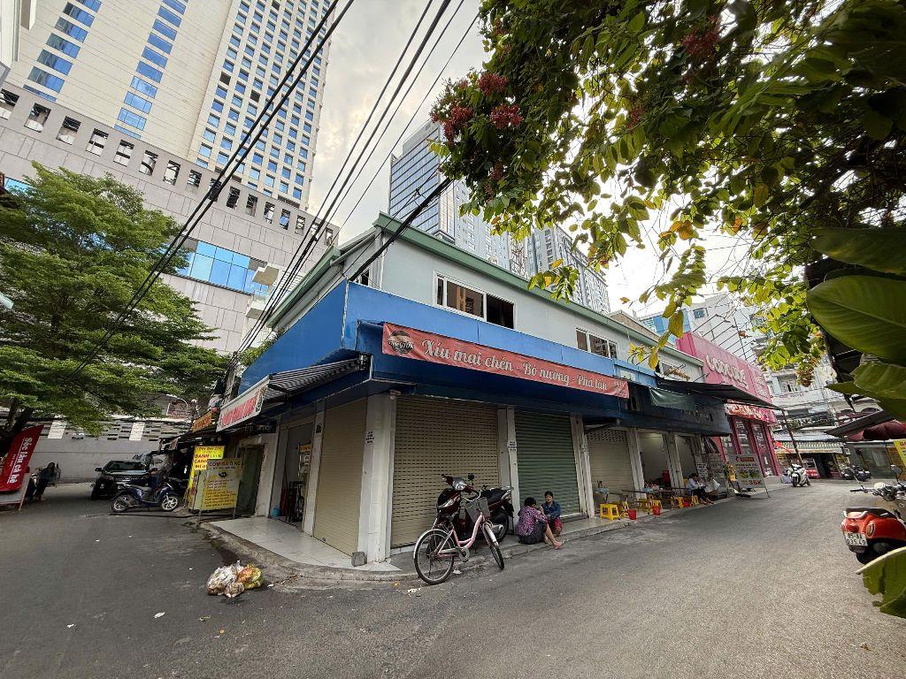 22.5 tỷ! Bán khuôn đất góc 2 mặt tiền 15x6.5m Nguyễn Văn Thương (Ngay Saigon Pearl)