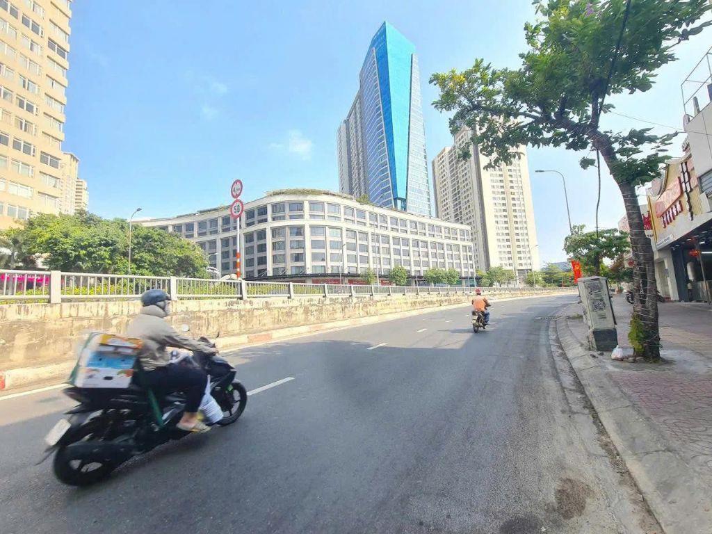 33 Tỷ! Bán Mặt tiền Nguyễn Hữu Cảnh, Bình Thạnh - 7x13m - xây Hầm 6 Tầng