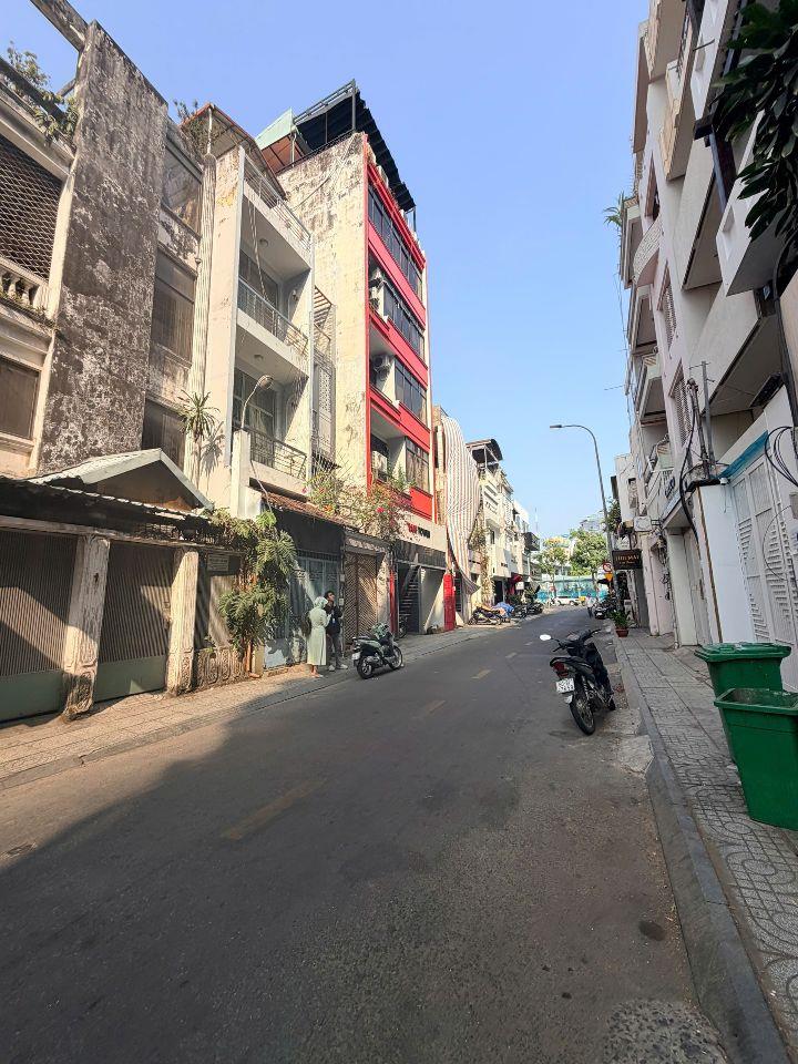 450 triệu/m2! Bán Mặt Tiền Ngay Võ Thị Sáu, Quận 1 - 12x23m - Tiện xây Hầm 8 Tầng