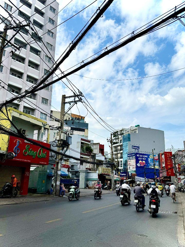 18 Tỷ! Bán Mặt Tiền Đường Lê Quang Định, Bình Thạnh - 4,5x27m CN: 113,9m2 - Xây Hầm 7 Tầng