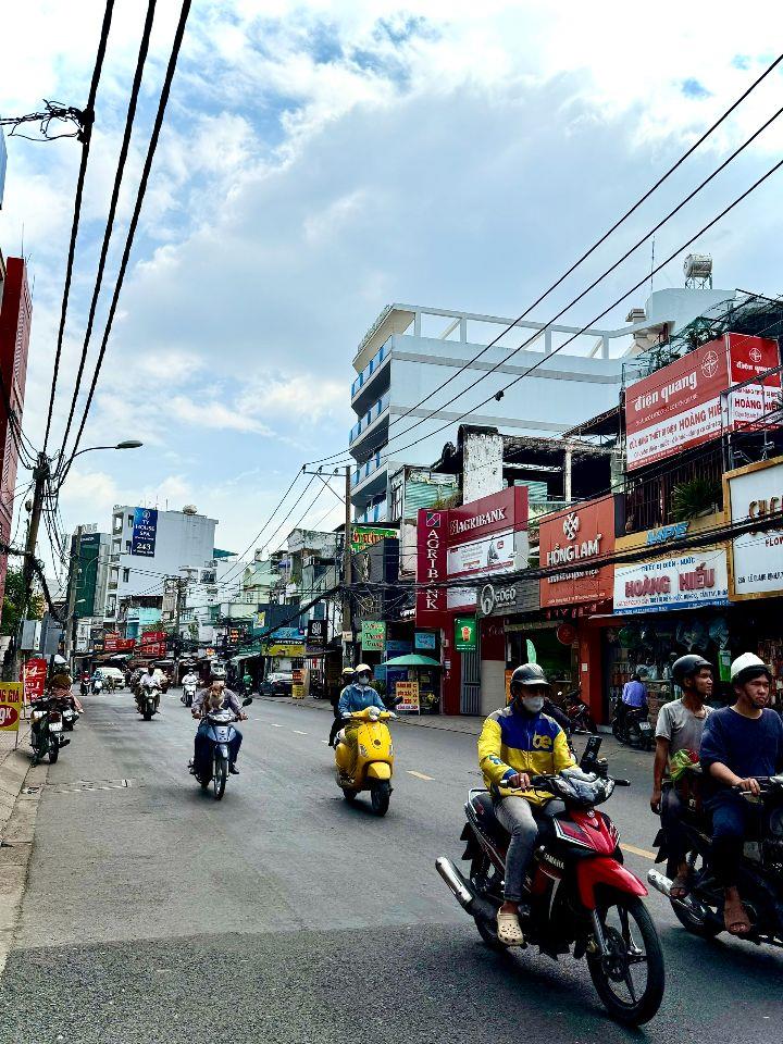 18 Tỷ! Bán Mặt Tiền Đường Lê Quang Định, Bình Thạnh - 4,5x27m CN: 113,9m2 - Xây Hầm 7 Tầng