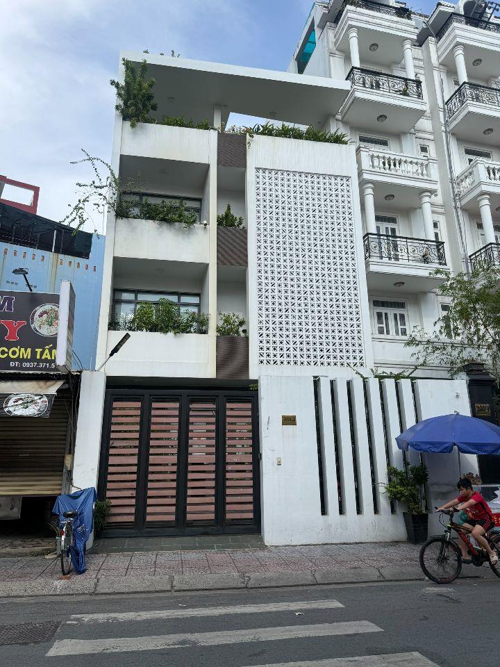 48 Tỷ! Bán Mặt Tiền Ngang HIẾM Nguyễn Văn Đậu Bình Thạnh - 8x22,5m - 4 Tầng
