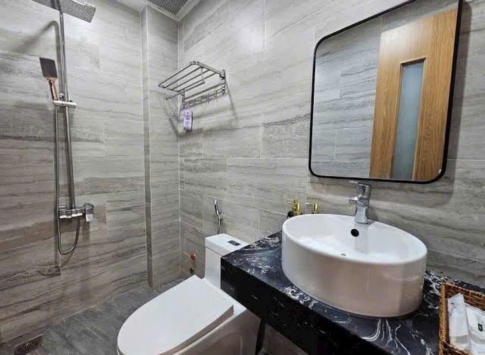 45 Tỷ! Bán Tòa Khách Sạn Nguyễn Gia Trí P25 Bình Thạnh  8x23m Hầm 5 Tầng  HĐT 160Tr/Th  