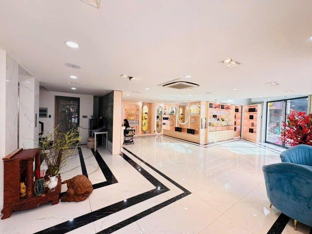 Bán tòa nhà góc 2 mặt tiền Cách Mạng Tháng 8 Quận 10 – DT 9x18m (CN 127.5m²), hầm 7 tầng