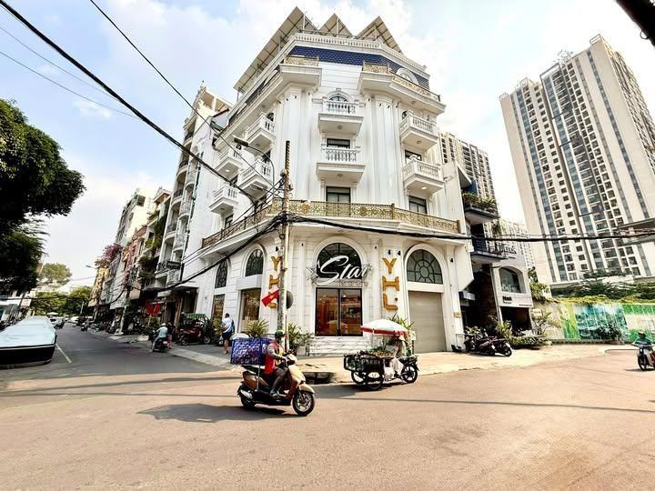 Bán tòa nhà góc 2 mặt tiền Cách Mạng Tháng 8 Quận 10 – DT 9x18m (CN 127.5m²), hầm 7 tầng
