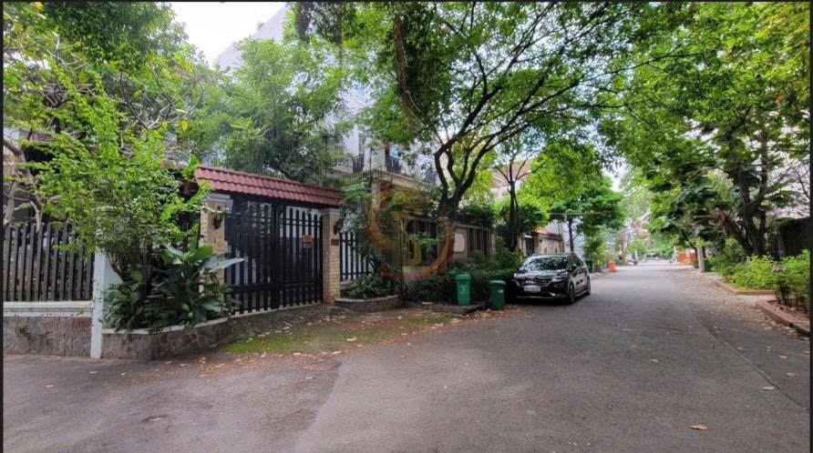 Bán biệt thự 3 mặt tiền Nguyễn Văn Hưởng, P. Thảo Điền – 369m² 3 tầng – 5PN full nội thất – Giá 80 tỷ