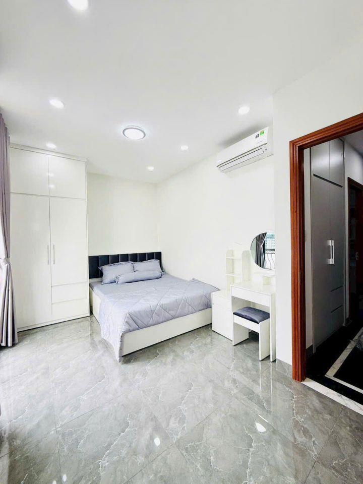 Bán Nhà Mặt Tiền Phùng Văn Cung P7 Phú Nhuận: 6.5x8m, 5PN, Thang Máy, Full Nội Thất