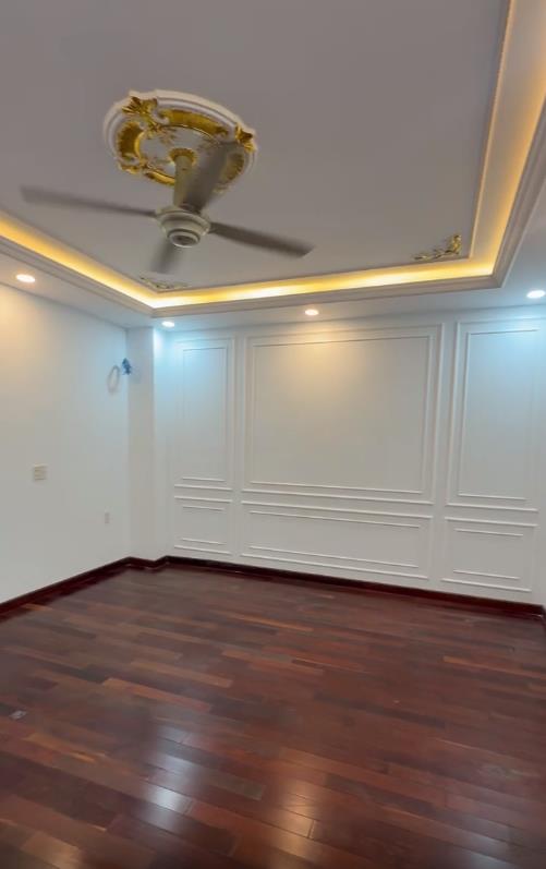 Bán Biệt Thự Khu VIP Nguyễn Trọng Tuyển Phú Nhuận: DTCN 142m2, 4 Tầng, Giá 51 Tỷ