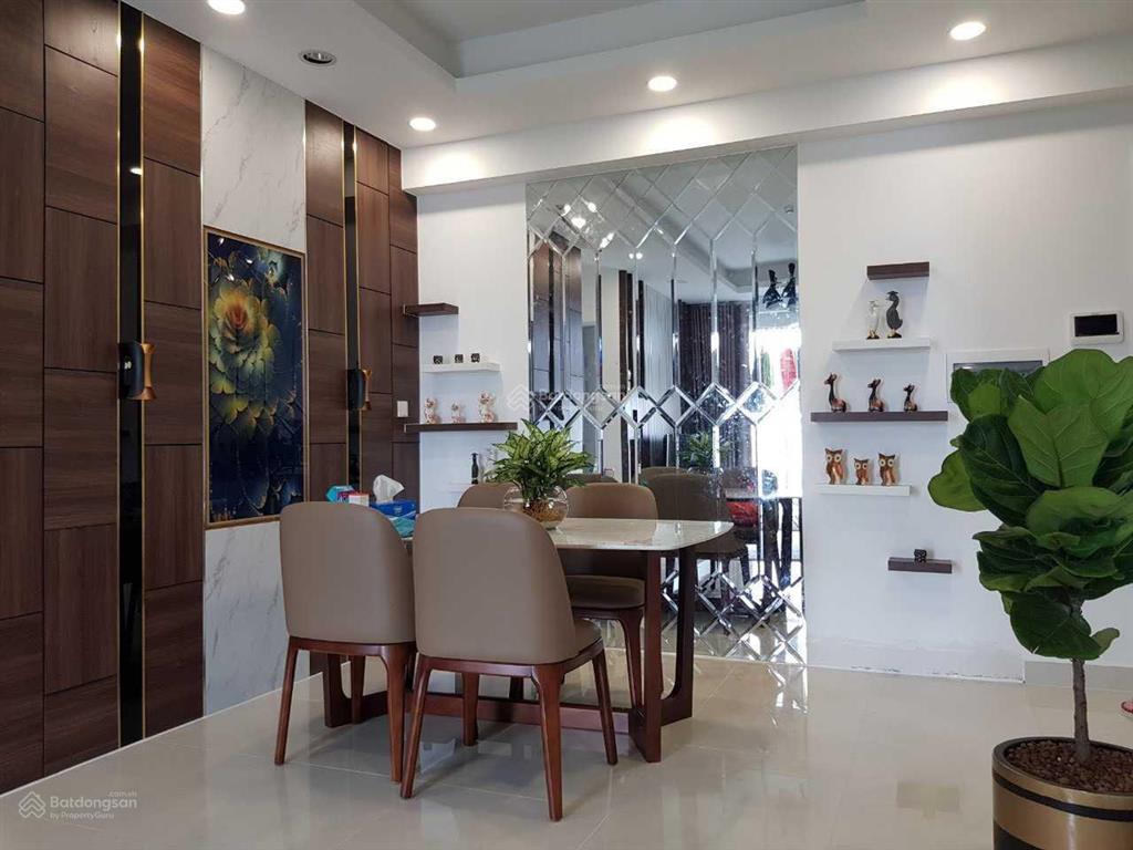 Cho thuê gấp ch richmond nguyễn xí, 2pn = 12tr.  0909 630 *** sang