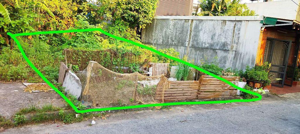 Diện tích 7,5 x 20m. Cho thuê làm lán xưởng, bãi để thiết bị, máy móc 