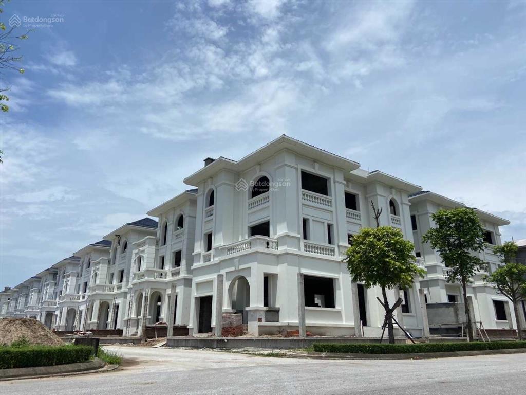 Gia đình em bán bt vườn cam căn góc hướng đông nam giá 100tr/m2, đường to, ai cần  0986 535 ***