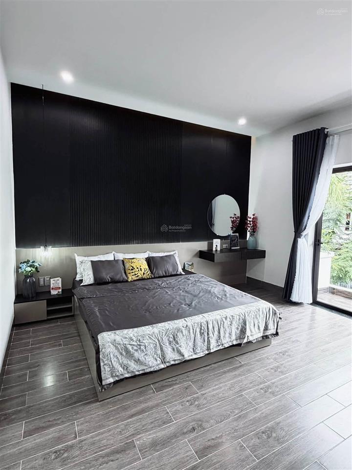 Nhà 3 tầng mặt tiền nguyễn chích, cách biển 100m