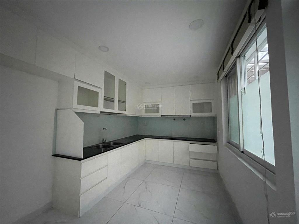 Cho thuê biệt thự phú mỹ hưng, cạnh công viên và khu lâu đài chateau, 140m2(7x20), 3 tầng, 4pn, 4wc