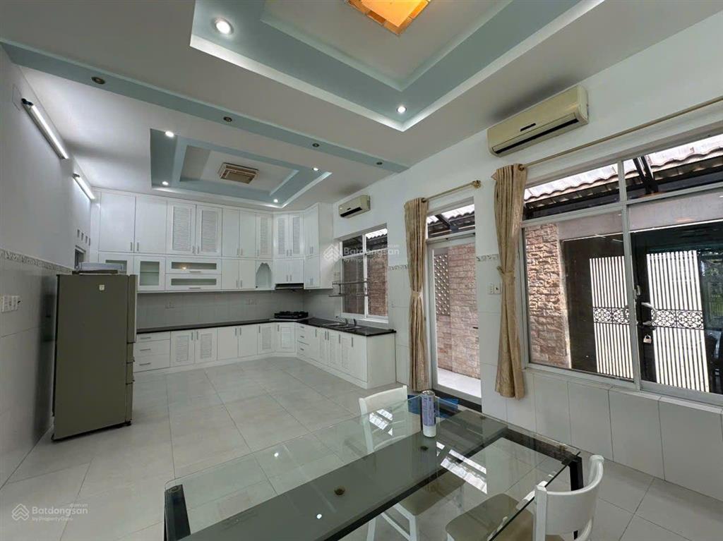 Cho thuê biệt thự phú mỹ hưng, cạnh bên các trường nhật bản, đài bắc, hàn quốc,.. 144m2(8x18m) 5pn