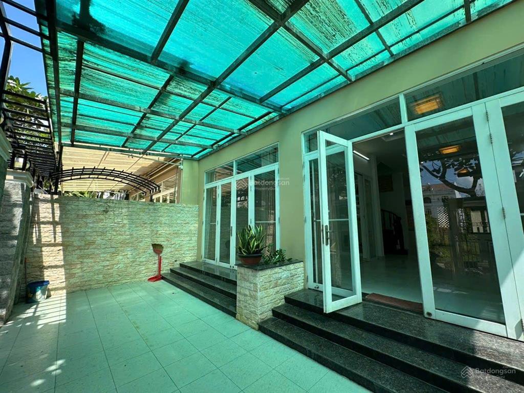Cho thuê biệt thự phú mỹ hưng, cạnh bên các trường nhật bản, đài bắc, hàn quốc,.. 144m2(8x18m) 5pn