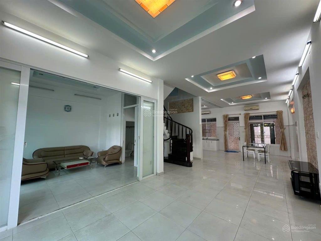 Cho thuê biệt thự phú mỹ hưng, cạnh bên các trường nhật bản, đài bắc, hàn quốc,.. 144m2(8x18m) 5pn
