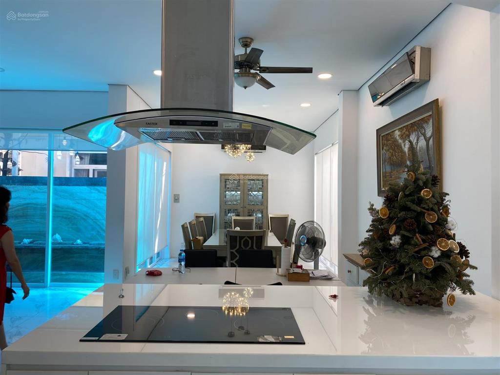 Cho thuê biệt thự song lập khu mỹ hoàng, phú mỹ hưng, nhà đẹp 210m2 (10,5x20) cạnh cv hồ bán nguyệt