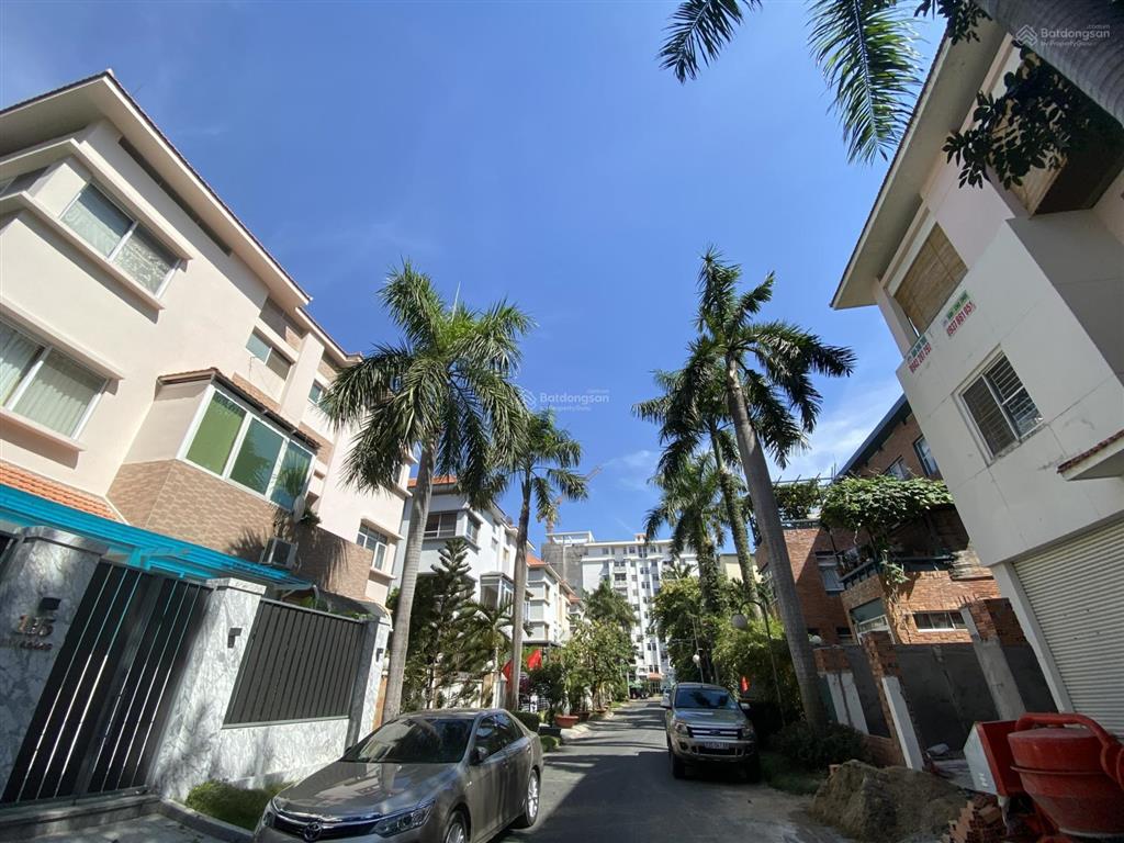 Cho thuê biệt thự song lập khu mỹ hoàng, phú mỹ hưng, nhà đẹp 210m2 (10,5x20) cạnh cv hồ bán nguyệt