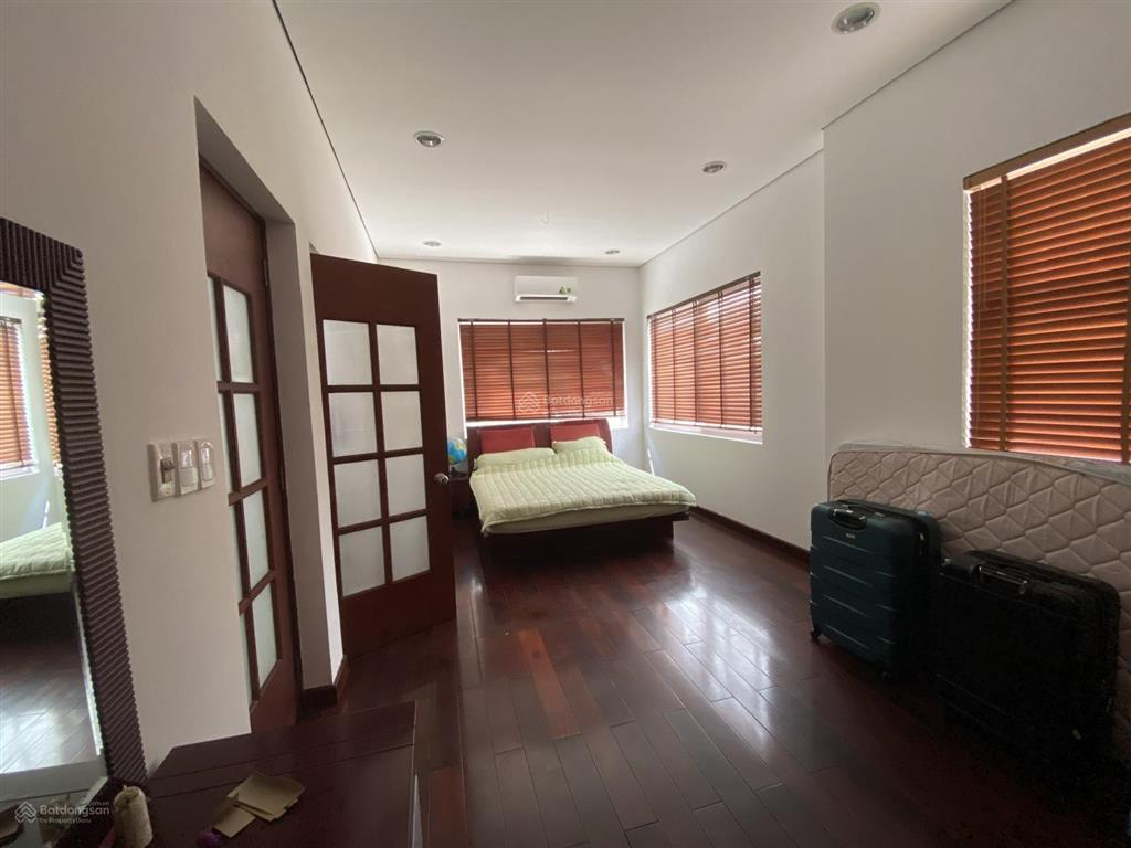 Cho thuê biệt thự song lập khu mỹ hoàng, phú mỹ hưng, nhà đẹp 210m2 (10,5x20) cạnh cv hồ bán nguyệt